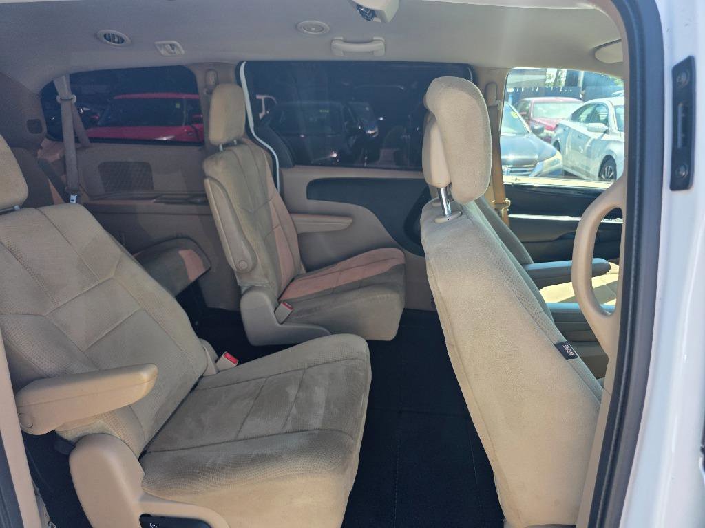 Used 2013 Dodge Grand Caravan SE image 11