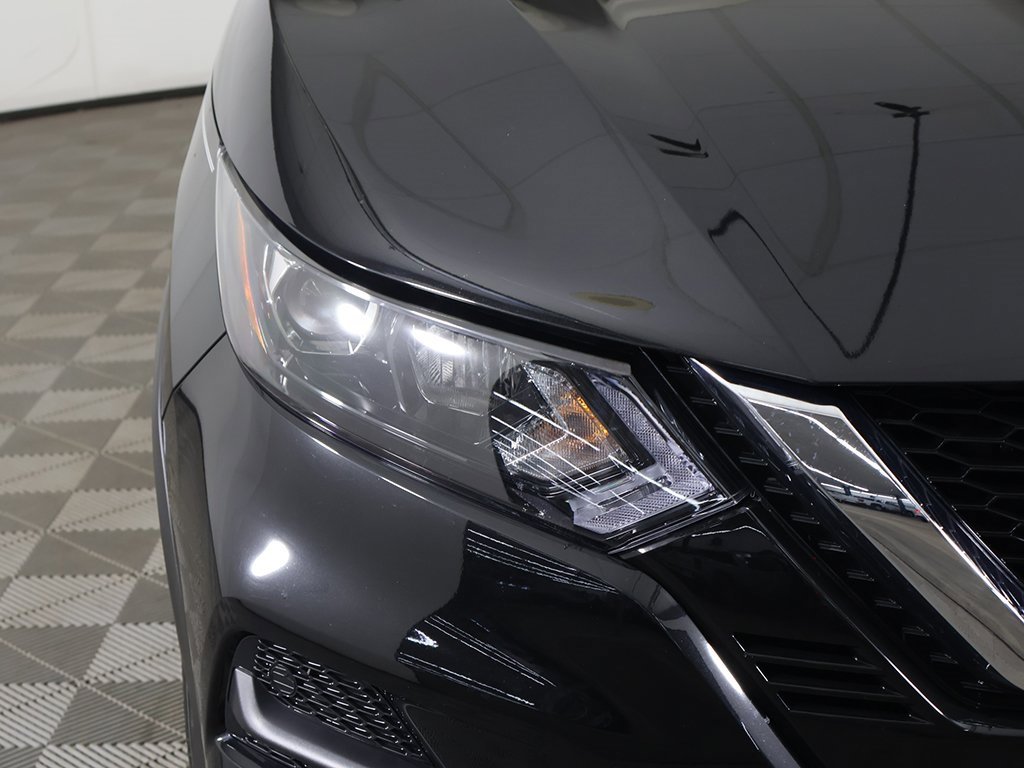 Used 2022 Nissan Rogue Sport SV w/ Technology Package image 13