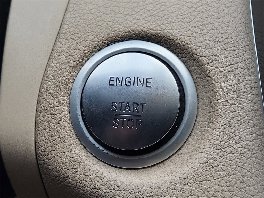 Used 2018 Mercedes-Benz C 300 4MATIC Sedan w/ Premium Package image 31