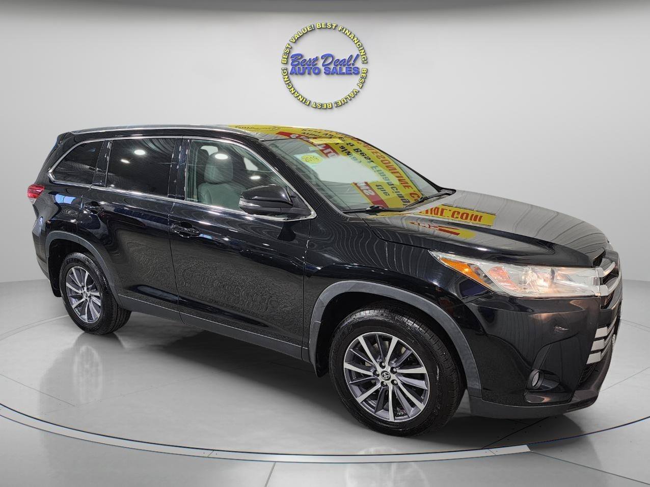 Used 2019 Toyota Highlander XLE AWD/4WD image 8