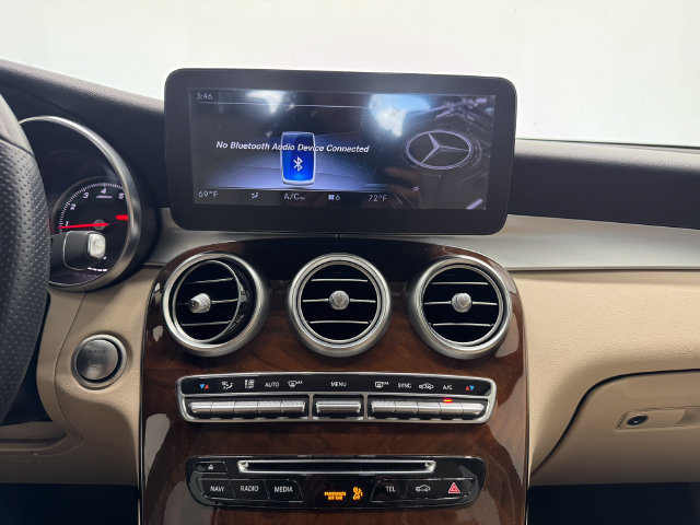 Used 2019 Mercedes-Benz GLC 300 image 4