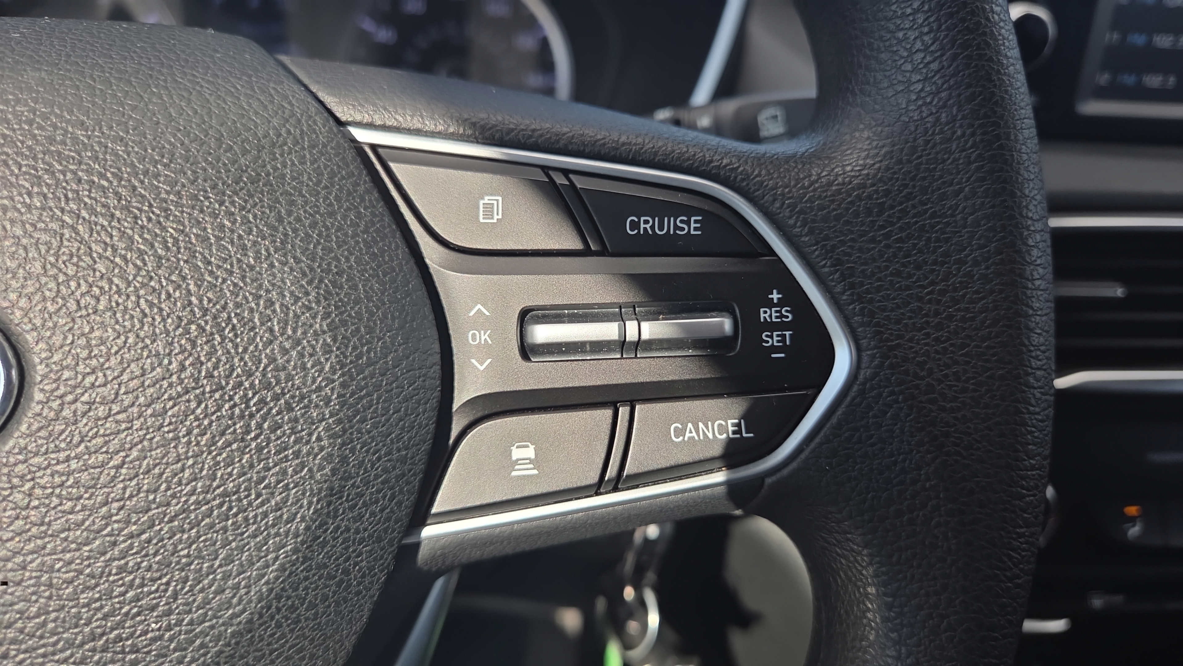 Used 2019 Hyundai Santa Fe SE FWD image 23