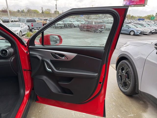 Used 2019 Chevrolet Blazer LT w/ Sun and Wheels Package image 32