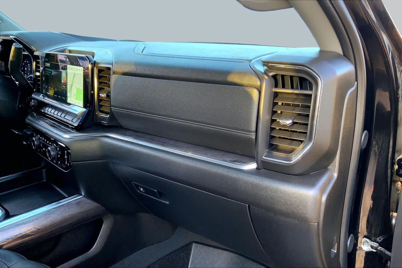 Used 2025 Chevrolet Silverado 2500 LTZ w/ Z71 Chrome Sport Edition AWD/4WD image 19