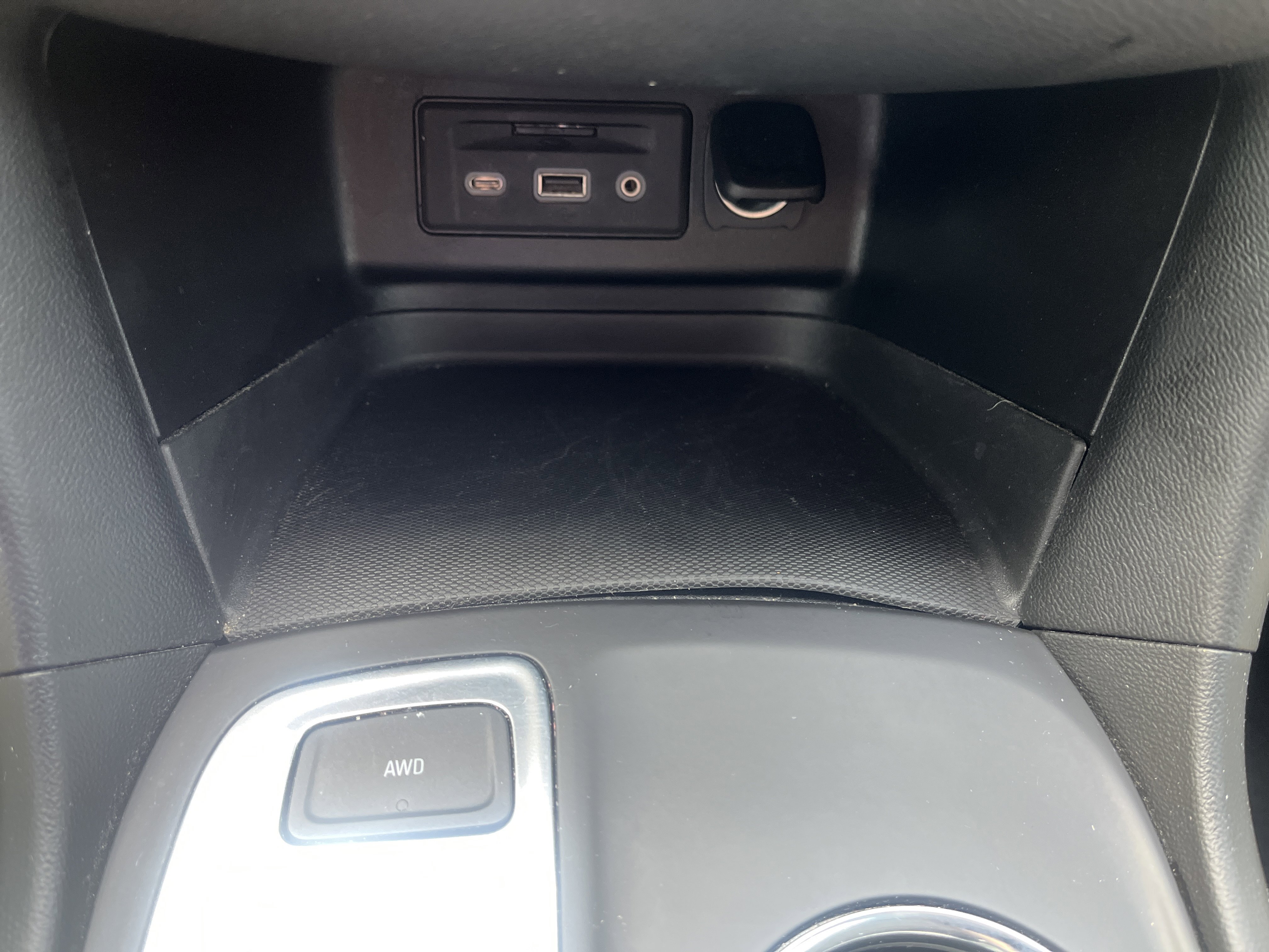 Used 2020 Chevrolet Equinox LT image 27