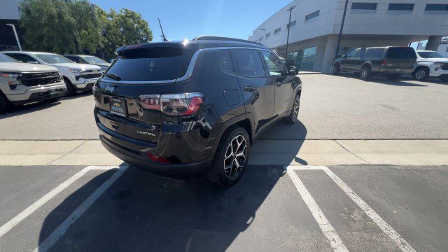 Used 2025 Jeep Compass Limited AWD/4WD image 8