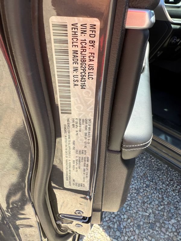 Used 2023 Jeep Grand Cherokee Limited w/ Trailer Tow Prep Group (B) AWD/4WD image 39
