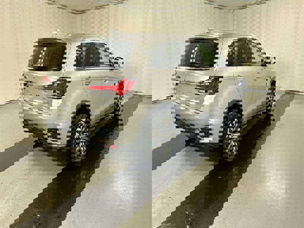 New 2025 Mitsubishi Outlander Sport SE image 2