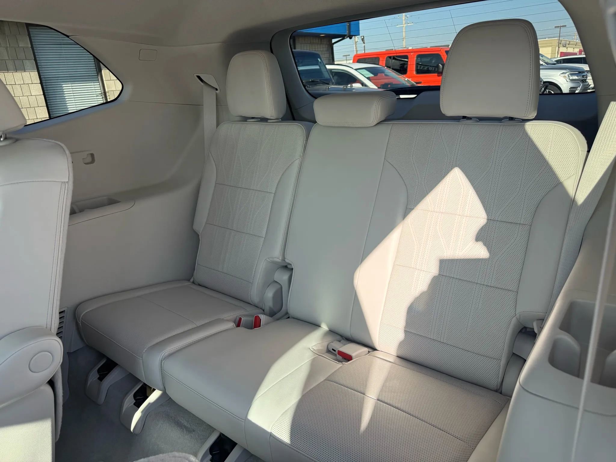 Used 2025 Buick Enclave Avenir w/ Trailering Package, 5000 lbs. image 26