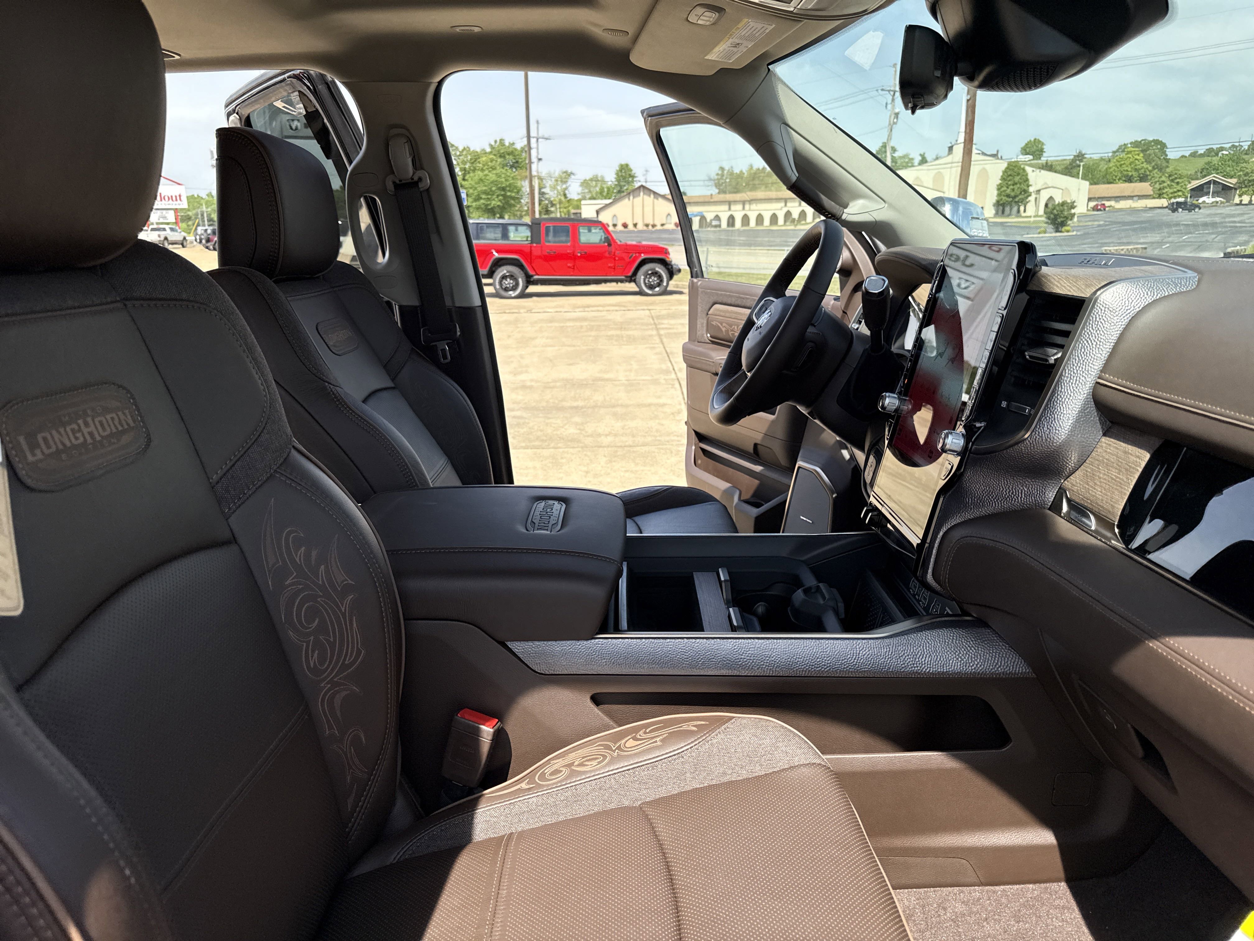 New 2025 RAM 2500 Limited image 30