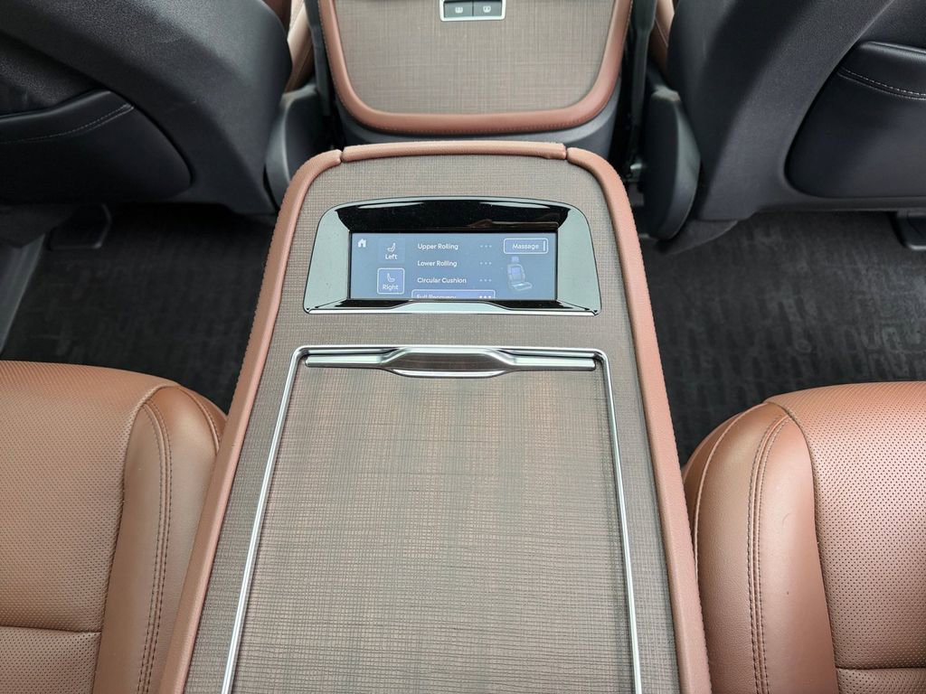 Used 2025 Lincoln Navigator L Reserve image 23
