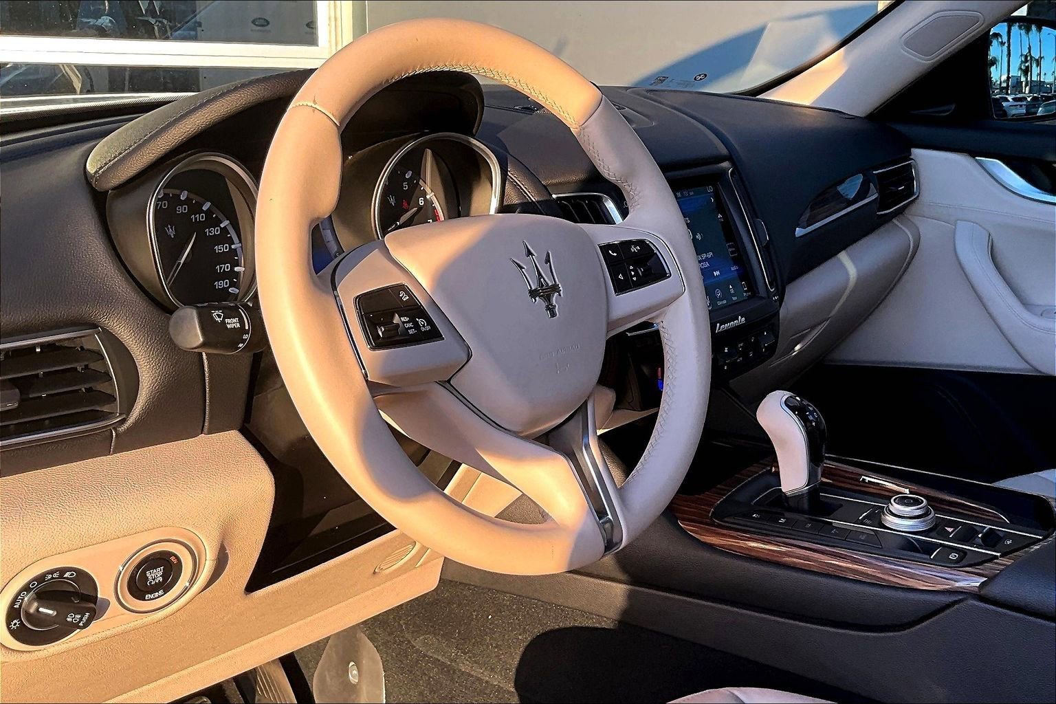 Used 2017 Maserati Levante image 13