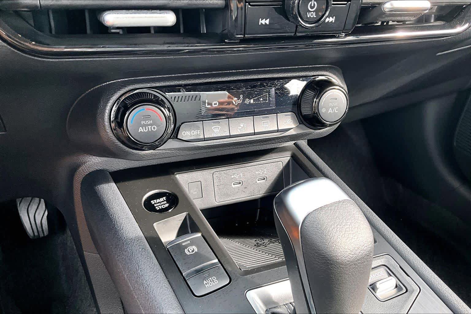 Certified 2026 Nissan Kicks SV FWD image 31
