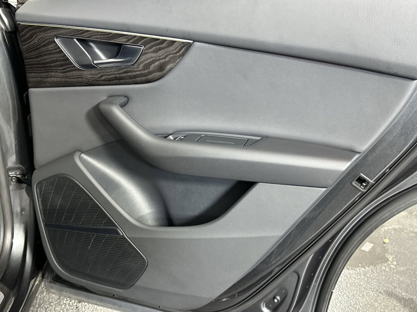 Used 2021 Audi Q8 Prestige image 32