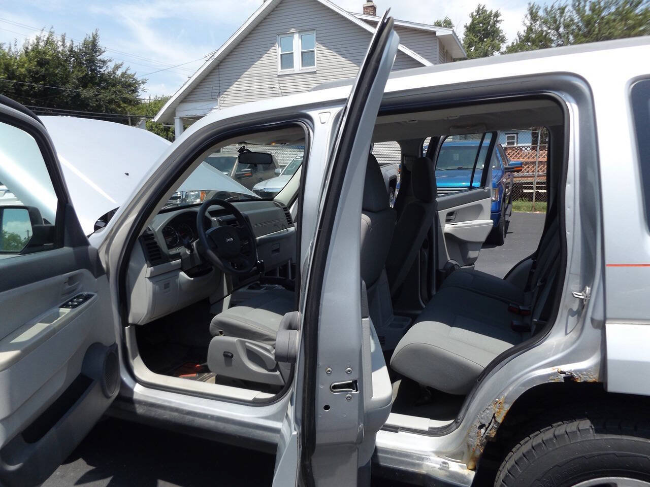 Used 2008 Jeep Liberty Sport AWD/4WD image 10