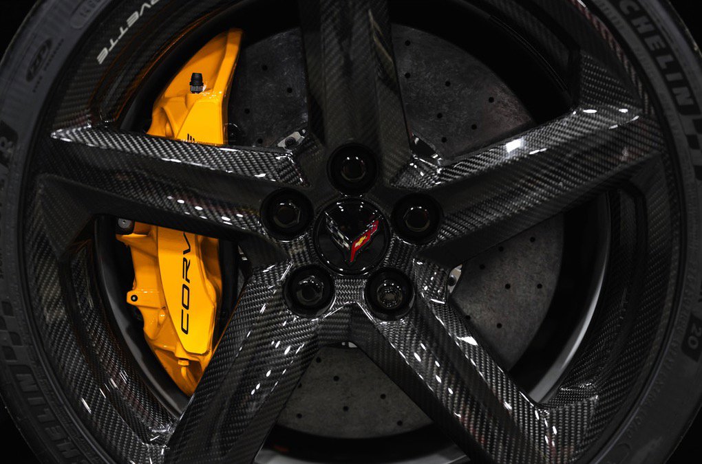 Used 2024 Chevrolet Corvette Z06 w/ Z07 Performance Package RWD image 9