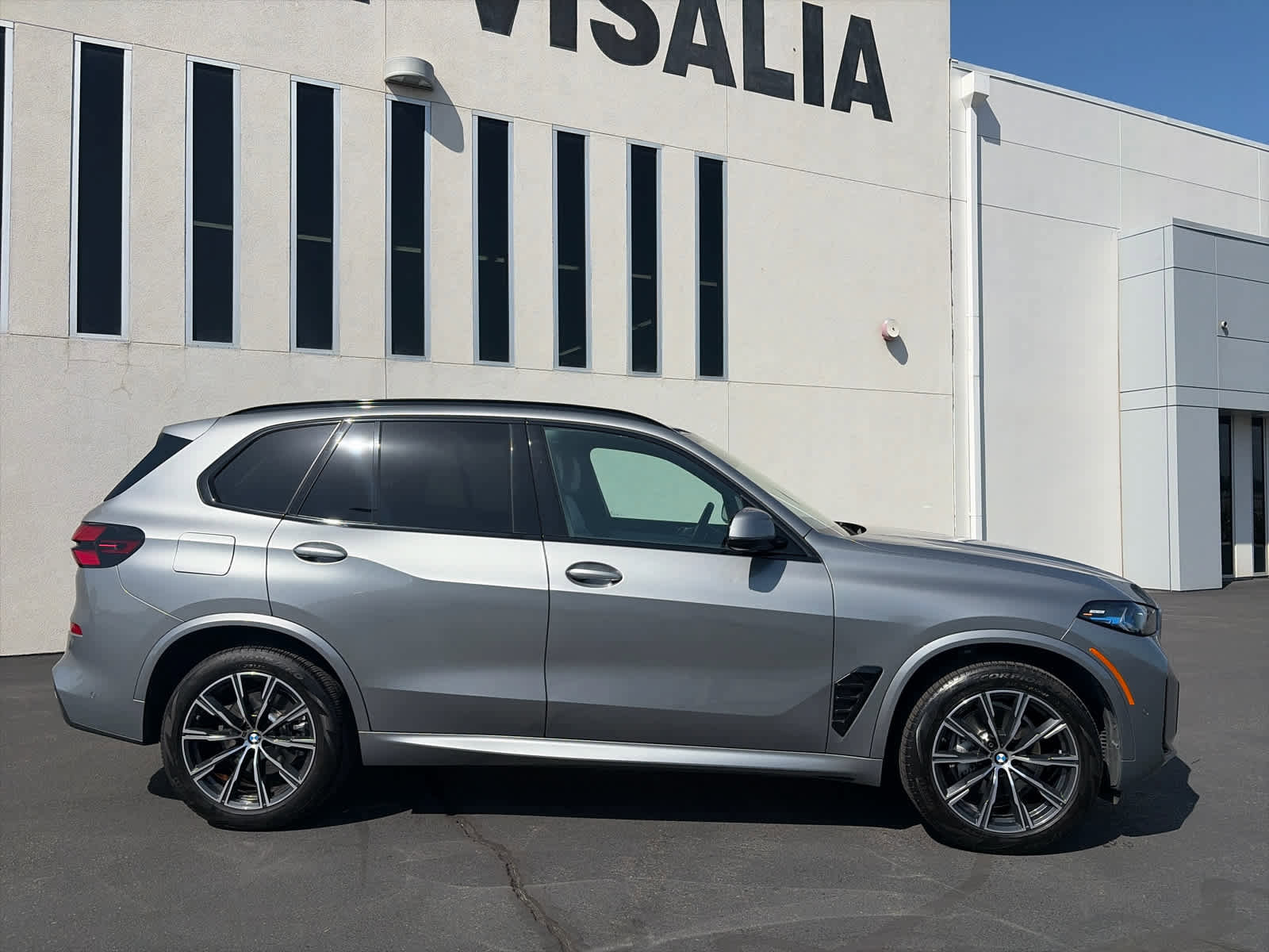 Used 2026 BMW X5 xDrive40i AWD/4WD image 3