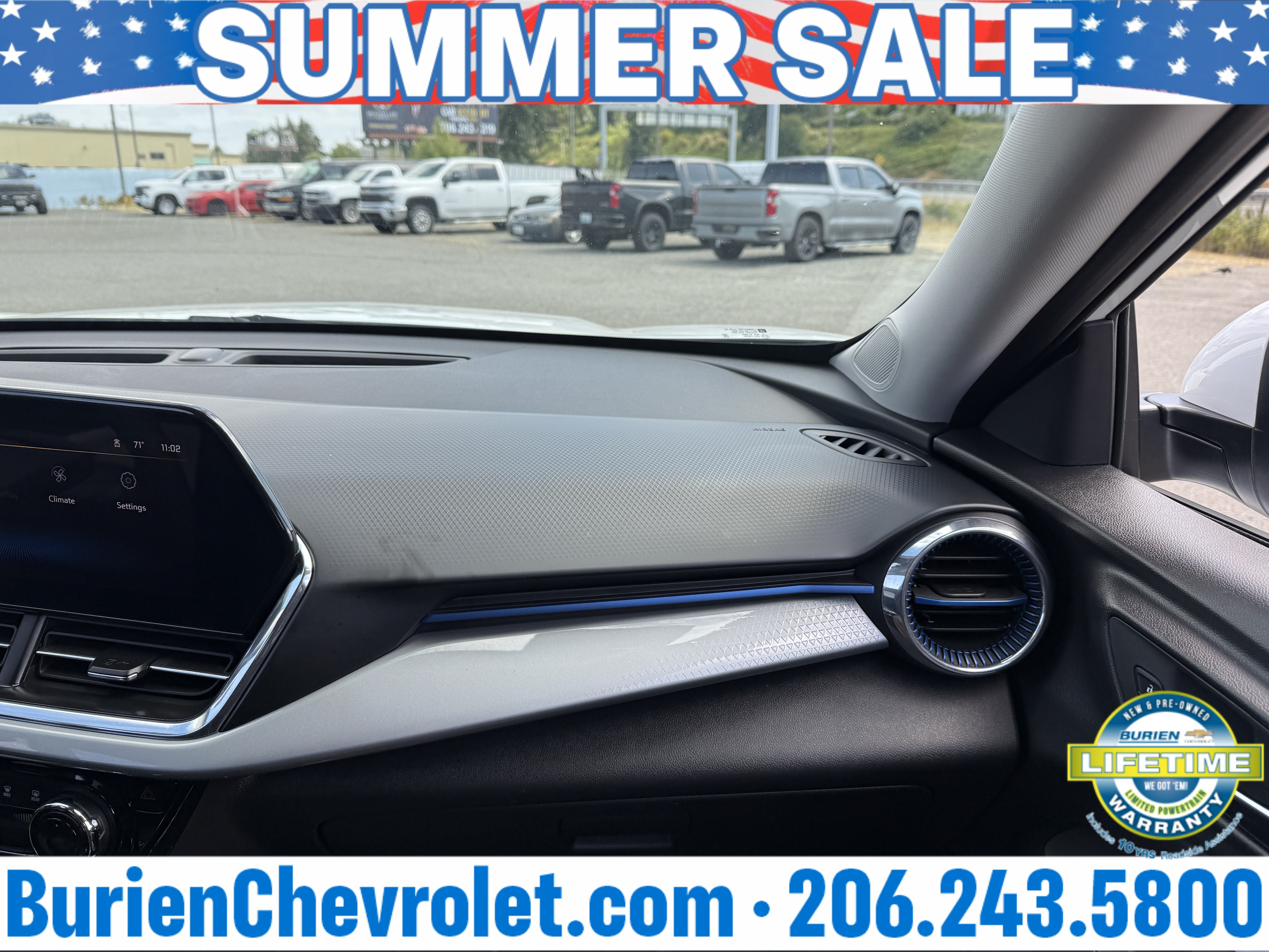 Used 2025 Chevrolet Trax LT FWD image 23