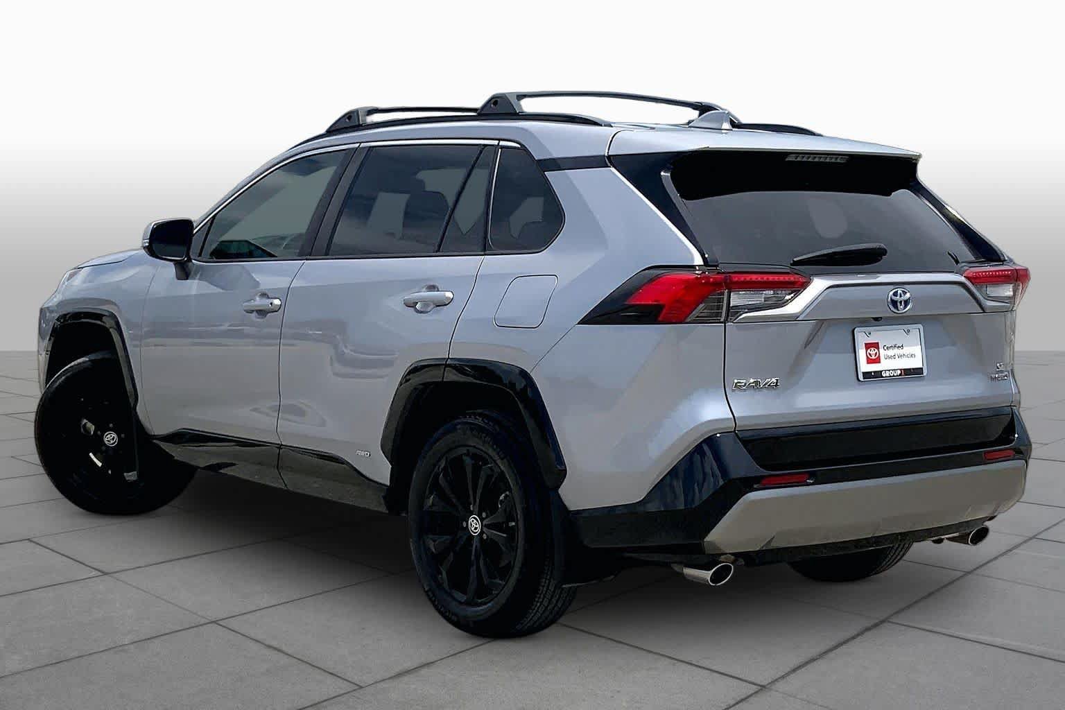 Used 2023 Toyota RAV4 SE w/ Convenience Package AWD/4WD image 12