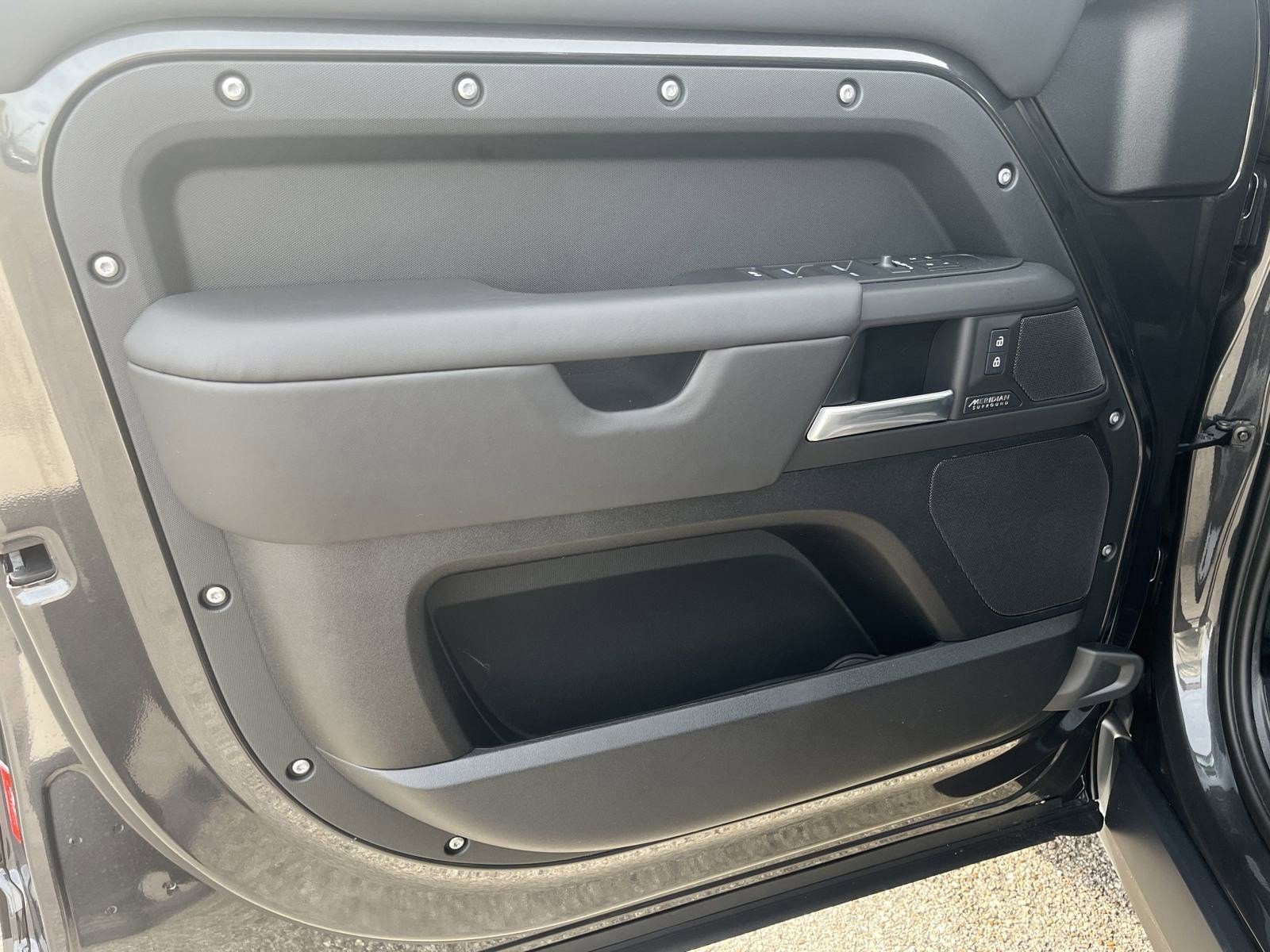 Used 2025 Land Rover Defender 130 Outbound image 11