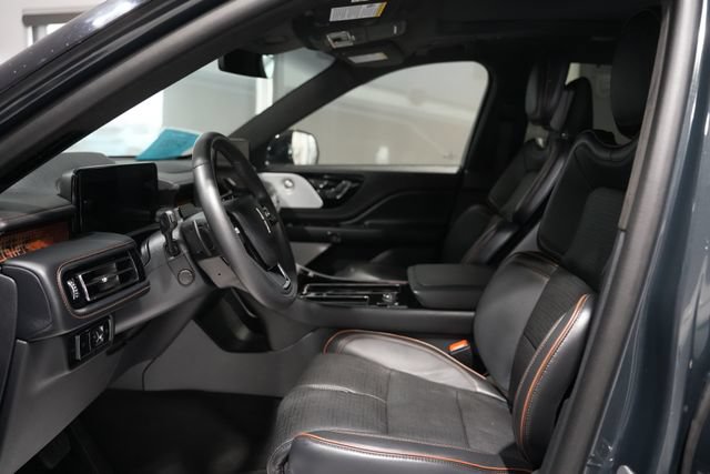 Used 2025 Lincoln Aviator Black Label AWD/4WD image 18