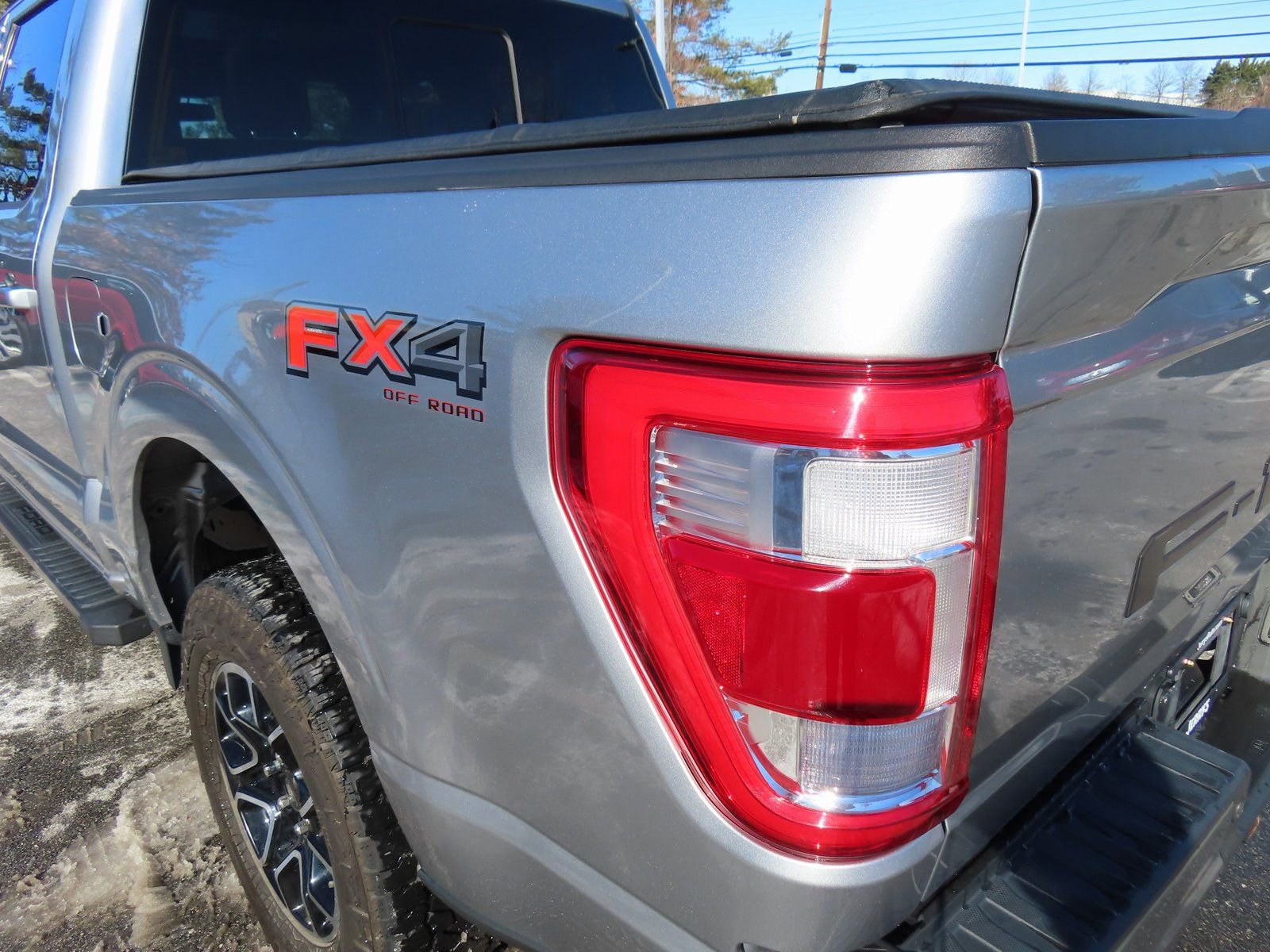 Used 2021 Ford F150 Lariat image 11