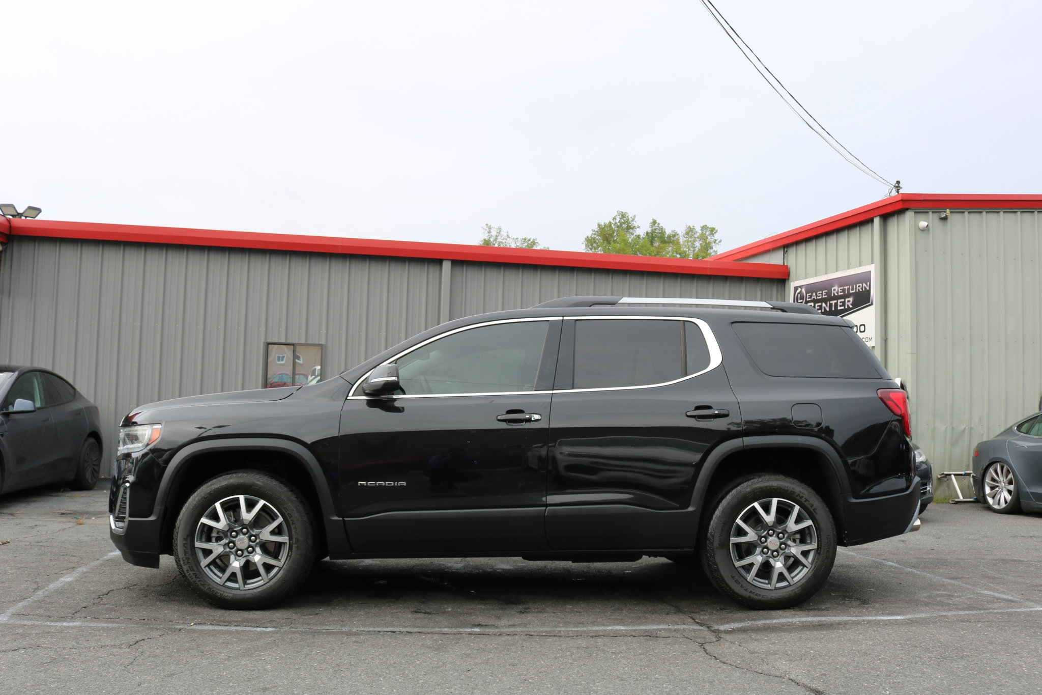 Used 2023 GMC Acadia SLT image 4