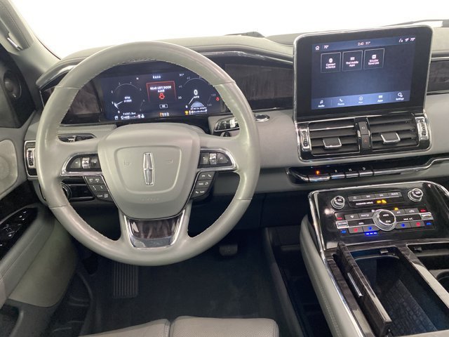 Used 2021 Lincoln Navigator Reserve w/ Luxury Package AWD/4WD image 21