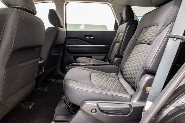 Used 2022 Nissan Pathfinder SV w/ SV Premium Package FWD image 24