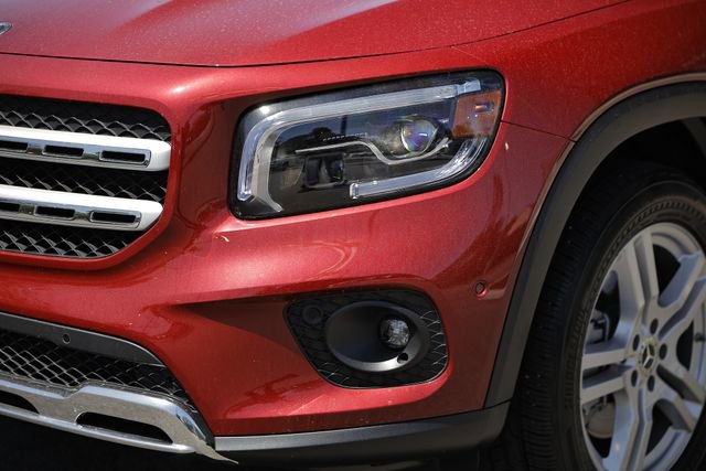 Used 2023 Mercedes-Benz GLB 250 4MATIC image 12