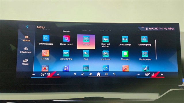 Used 2024 BMW 530i xDrive image 46