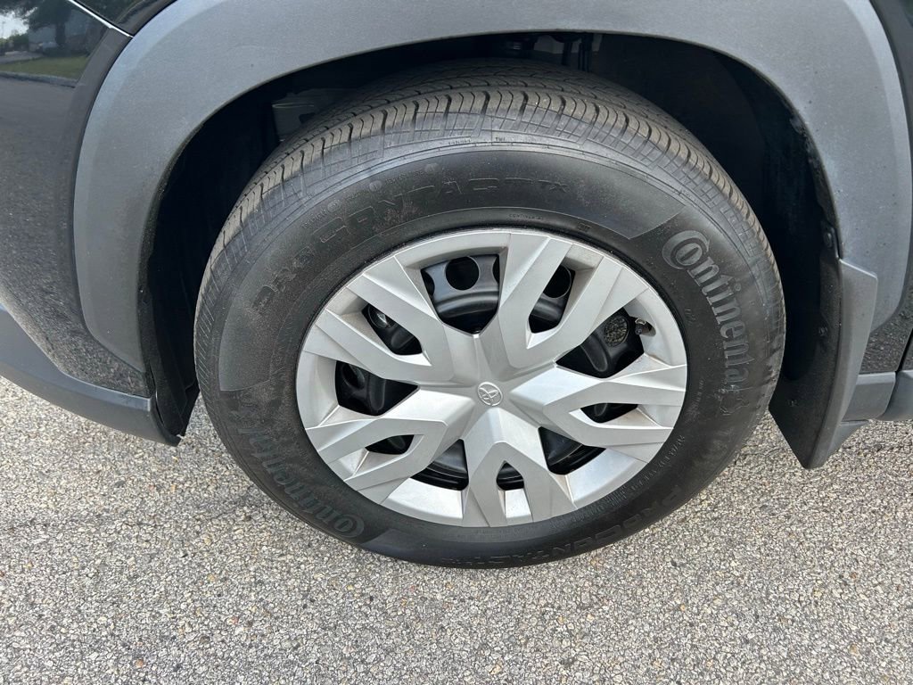 Used 2025 Toyota Corolla Cross L image 9