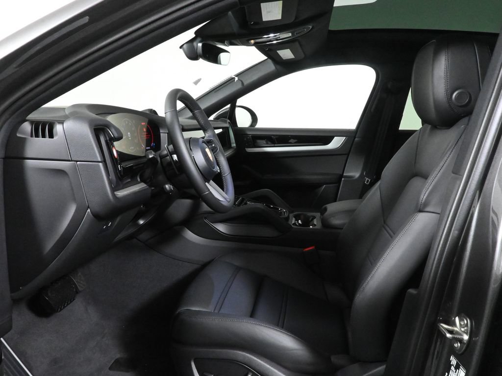 Used 2026 Porsche Cayenne Coupe AWD/4WD image 5