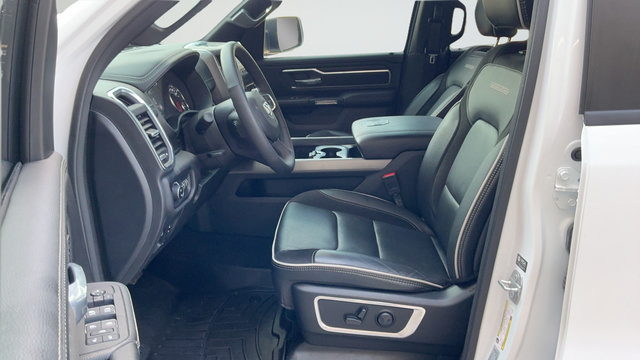 Used 2025 RAM 1500 Laramie w/ Sport Appearance Package AWD/4WD image 20