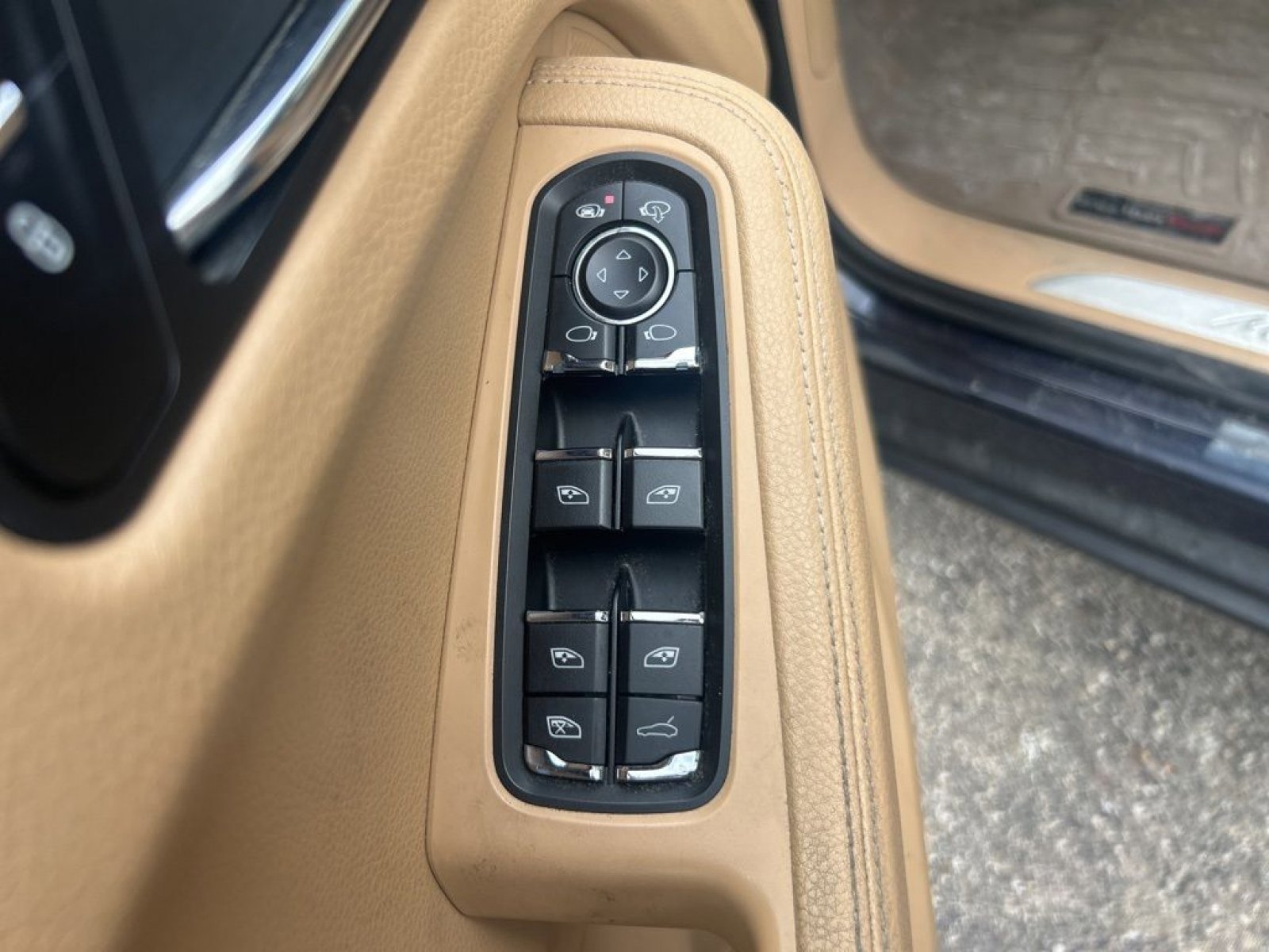 Used 2017 Porsche Macan S image 13