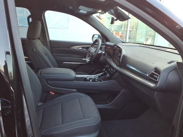 Used 2026 Chevrolet Traverse LT w/ Driver Confidence Package AWD/4WD image 8