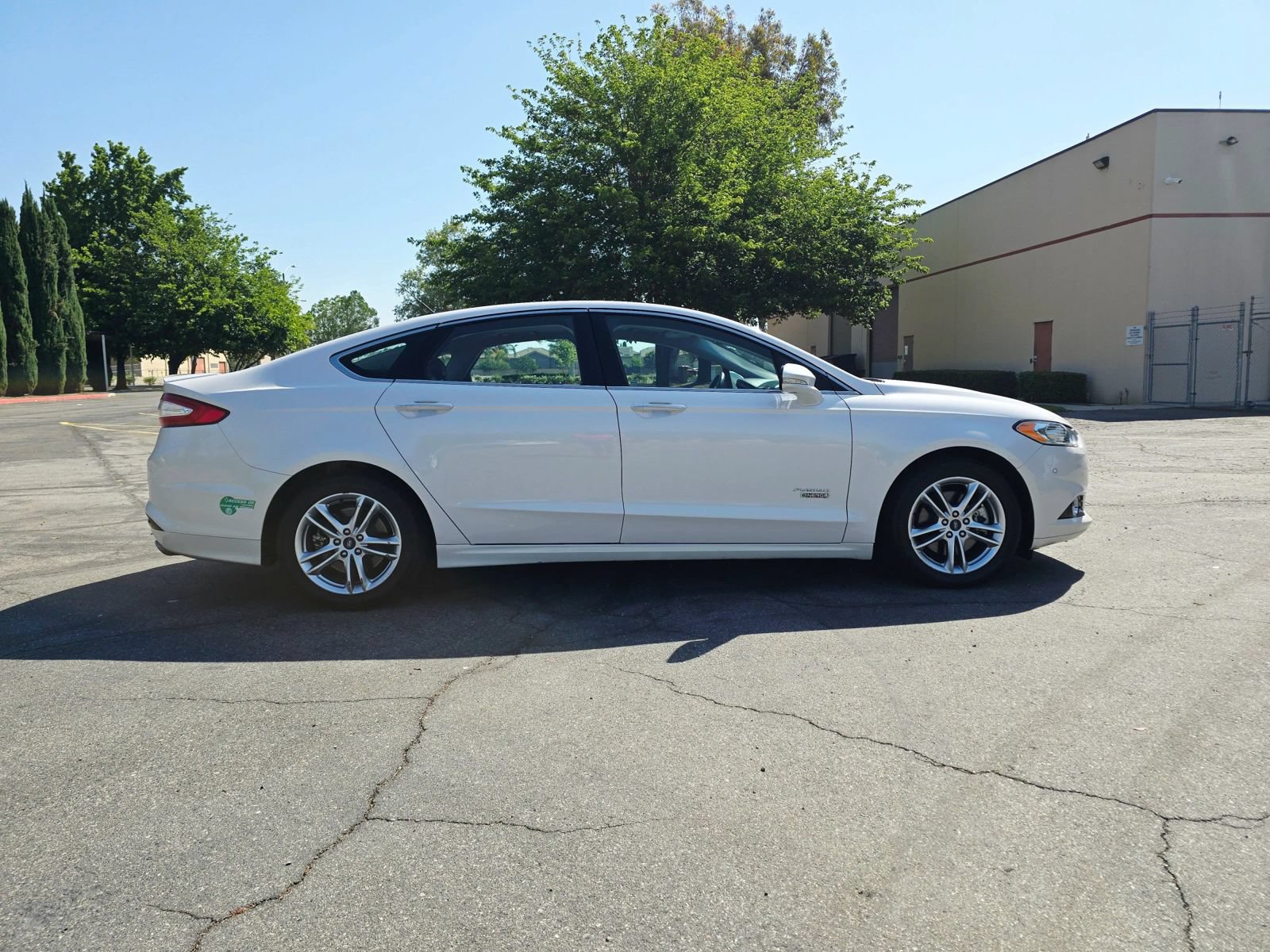 Used 2016 Ford Fusion Energi Titanium w/ Driver Assist Package FWD image 5