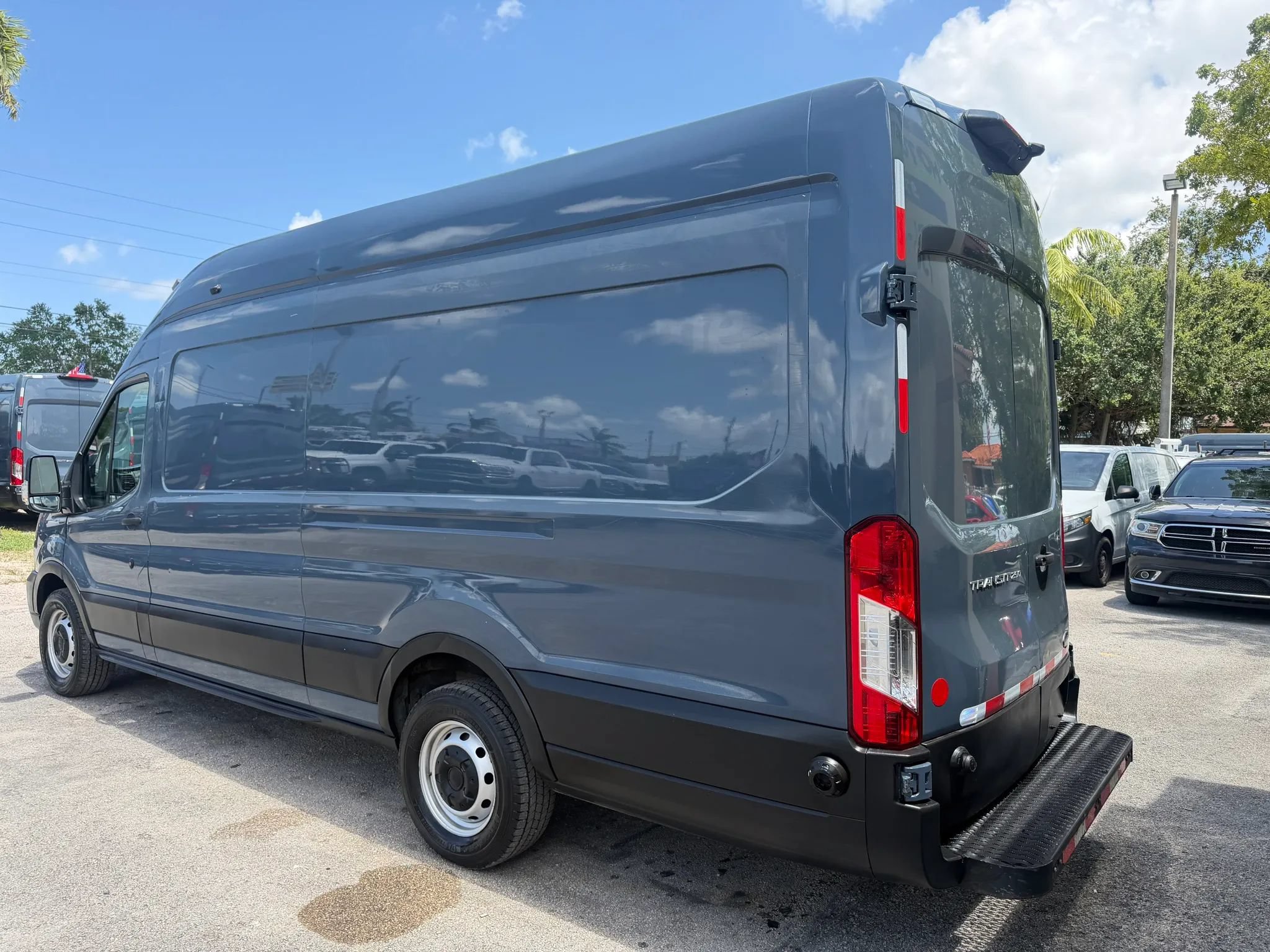 Used 2020 Ford Transit 250 148 High Roof Extended RWD image 3