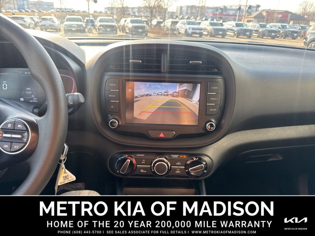 Used 2023 Kia Soul LX image 21