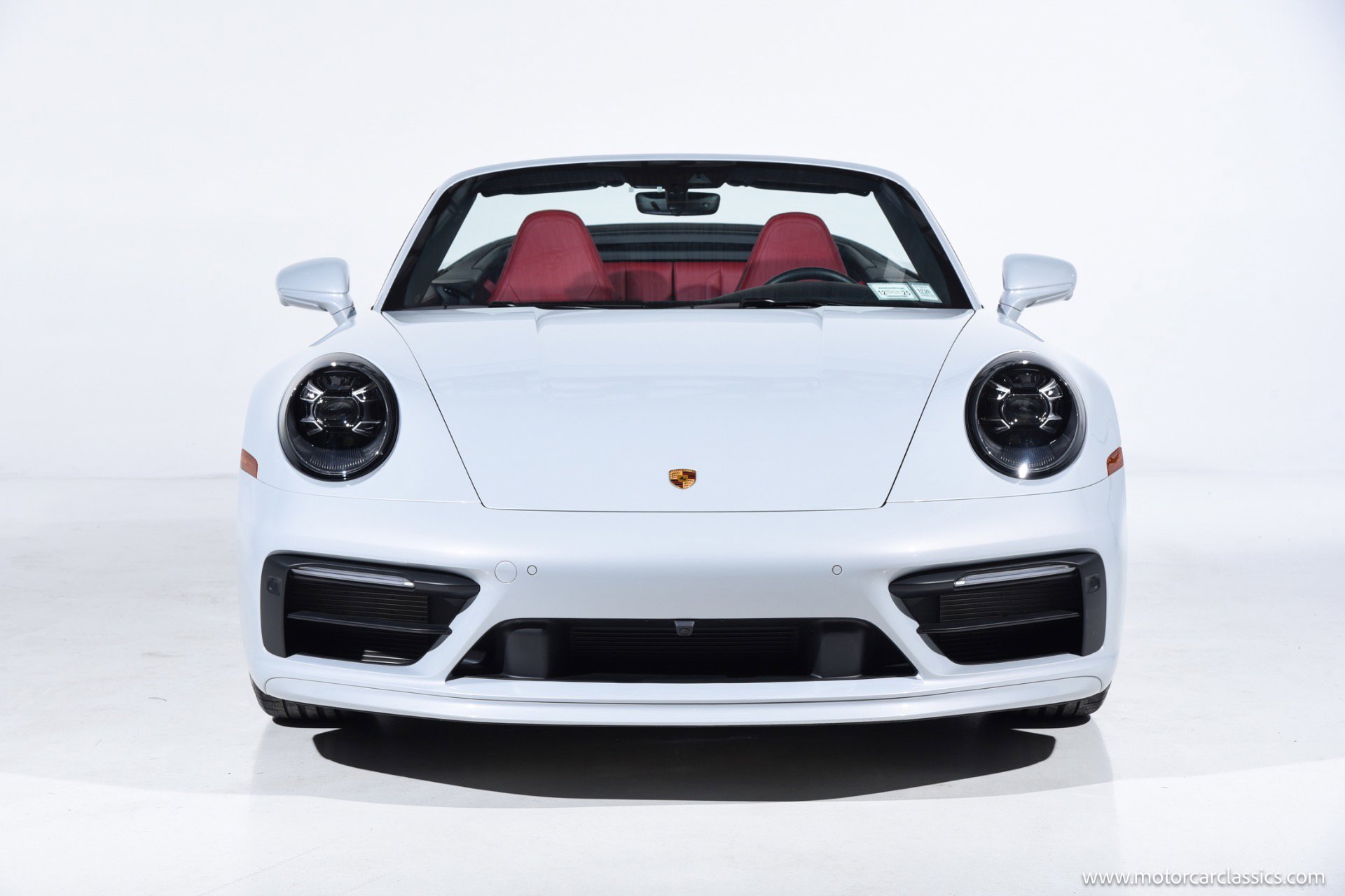 Used 2023 Porsche 911 Carrera image 2