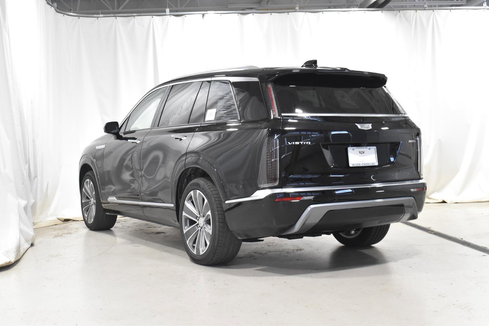 New 2026 Cadillac Vistiq Luxury image 14