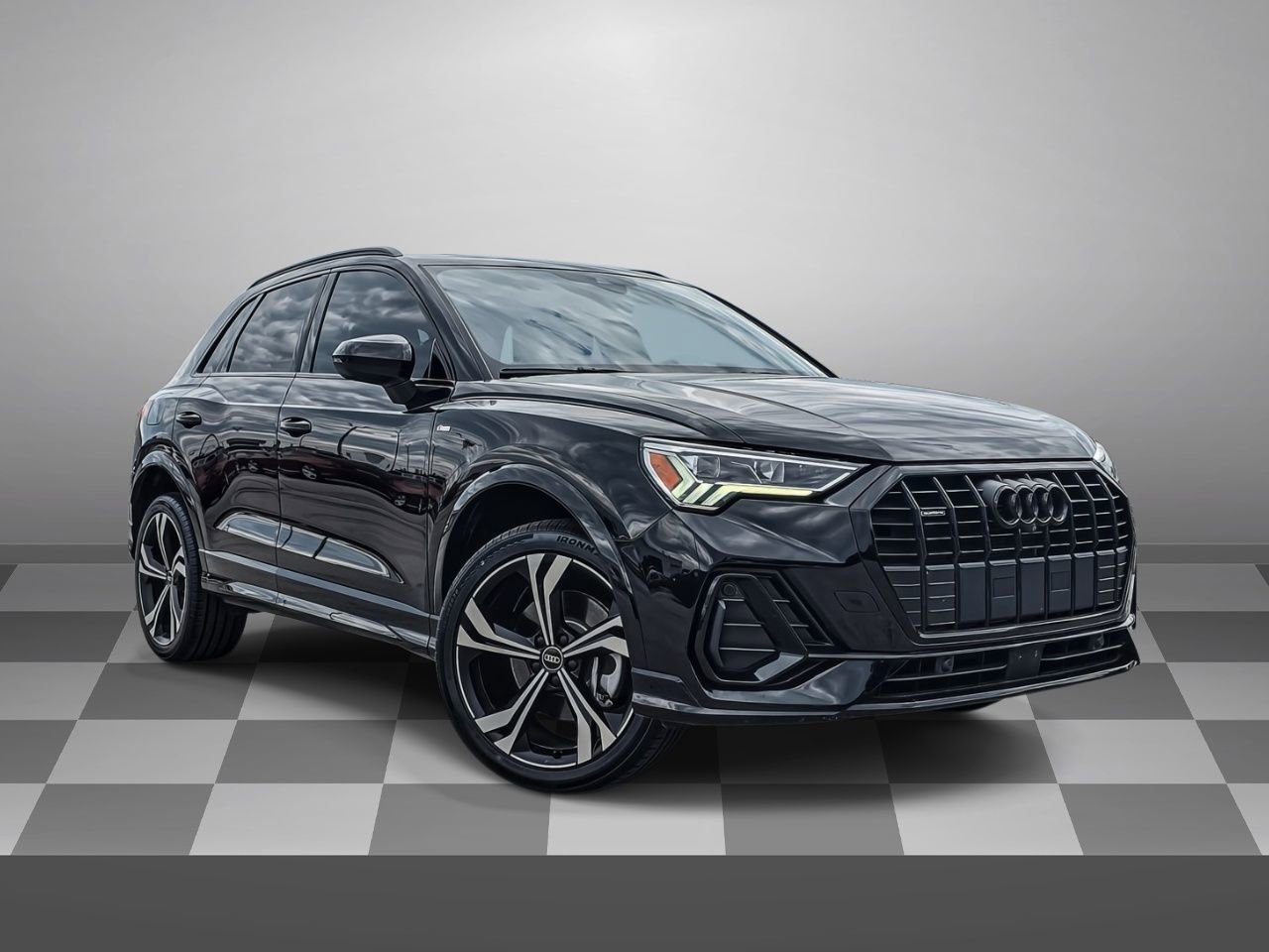 Used 2024 Audi Q3 2.0T Premium Plus w/ Premium Plus Package AWD/4WD video 1