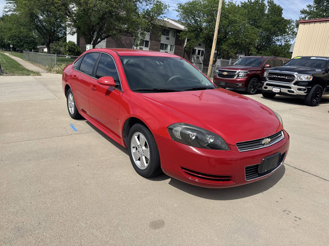 Used 2009 Chevrolet Impala LT FWD image 1