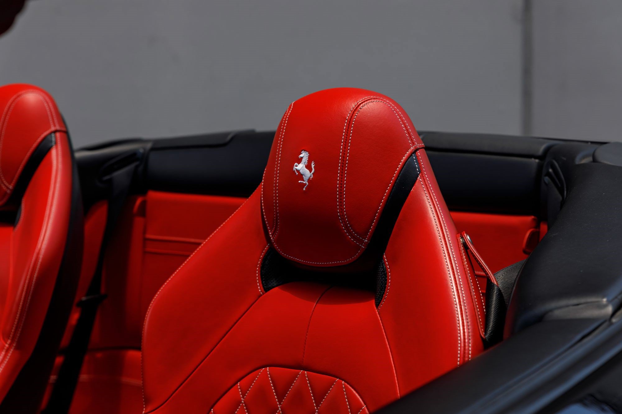 Used 2017 Ferrari California T RWD image 45