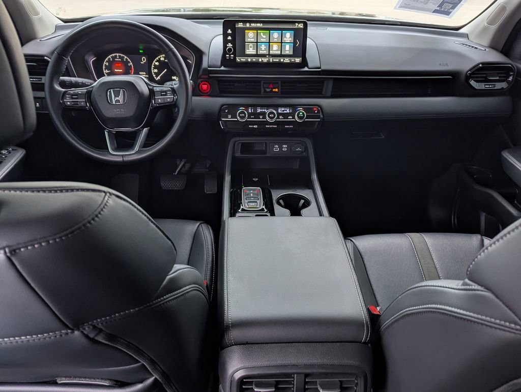 Used 2025 Honda Pilot EX-L image 17