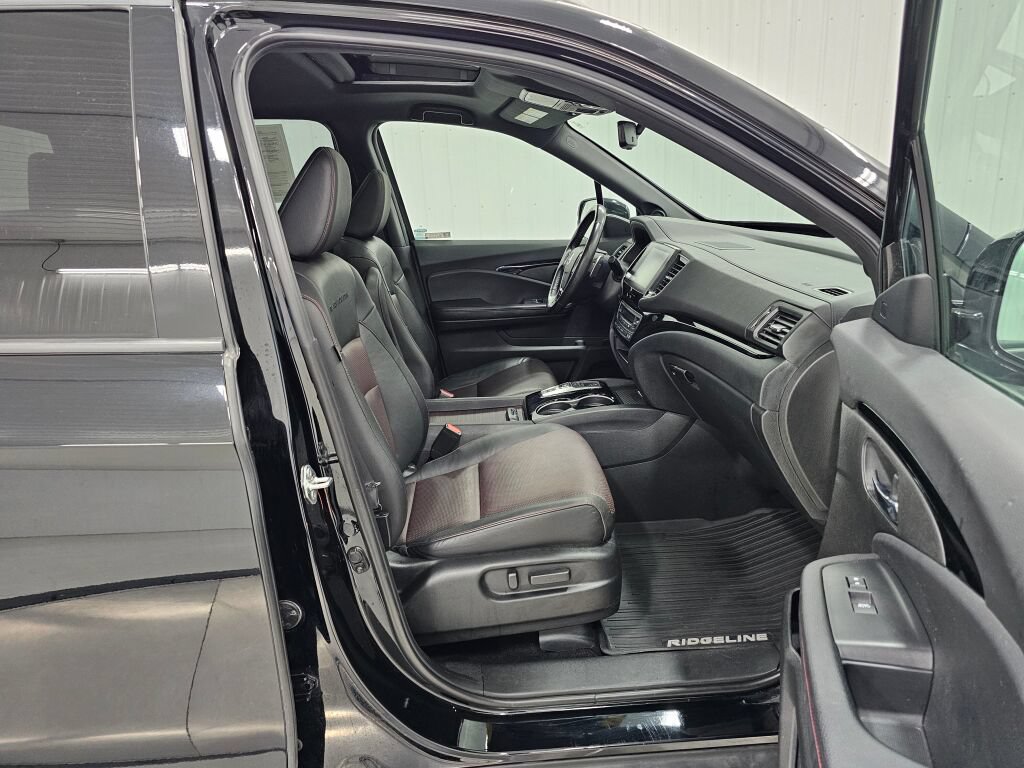 Used 2022 Honda Ridgeline Black Edition image 18