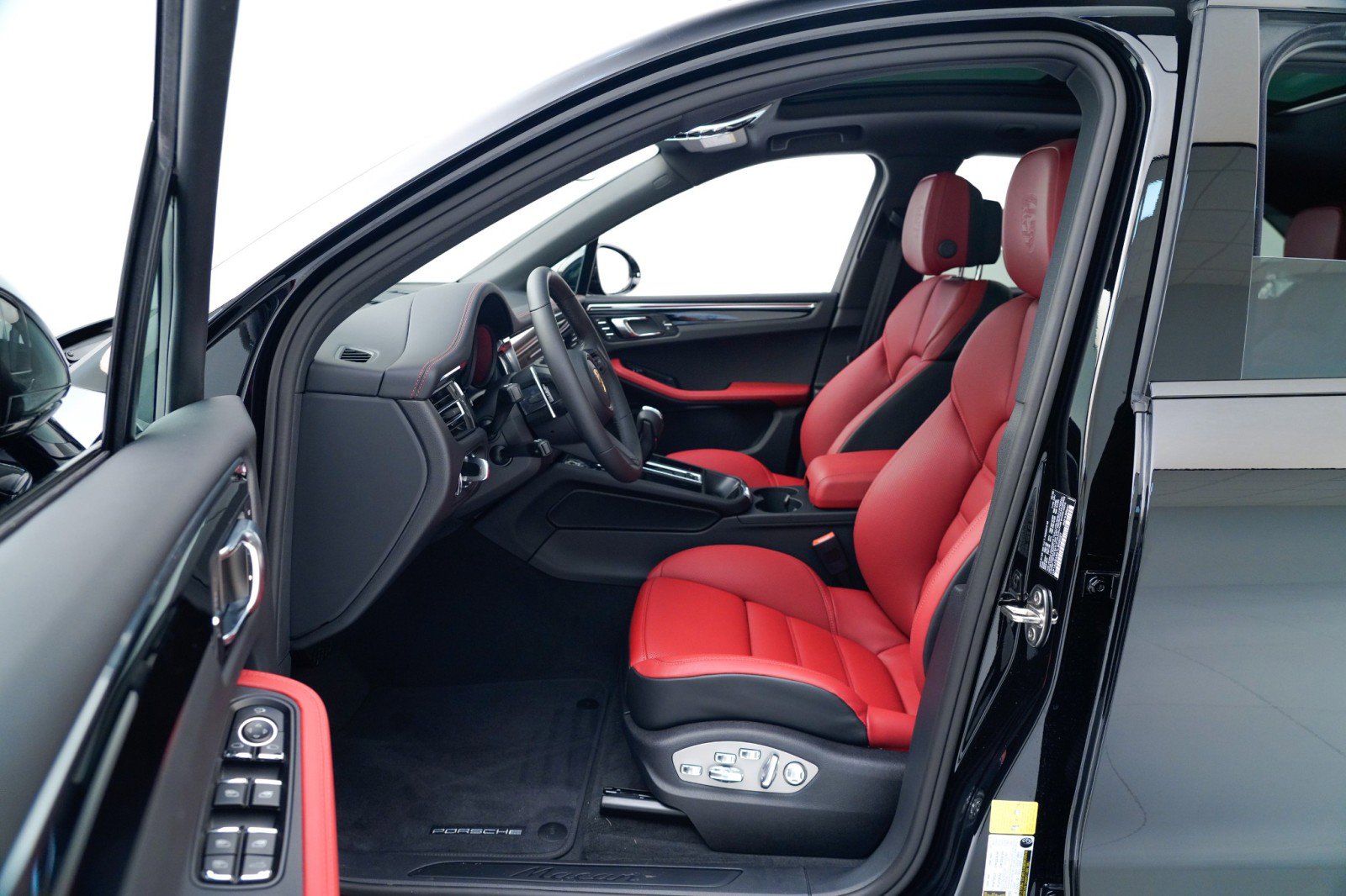 New 2026 Porsche Macan image 17