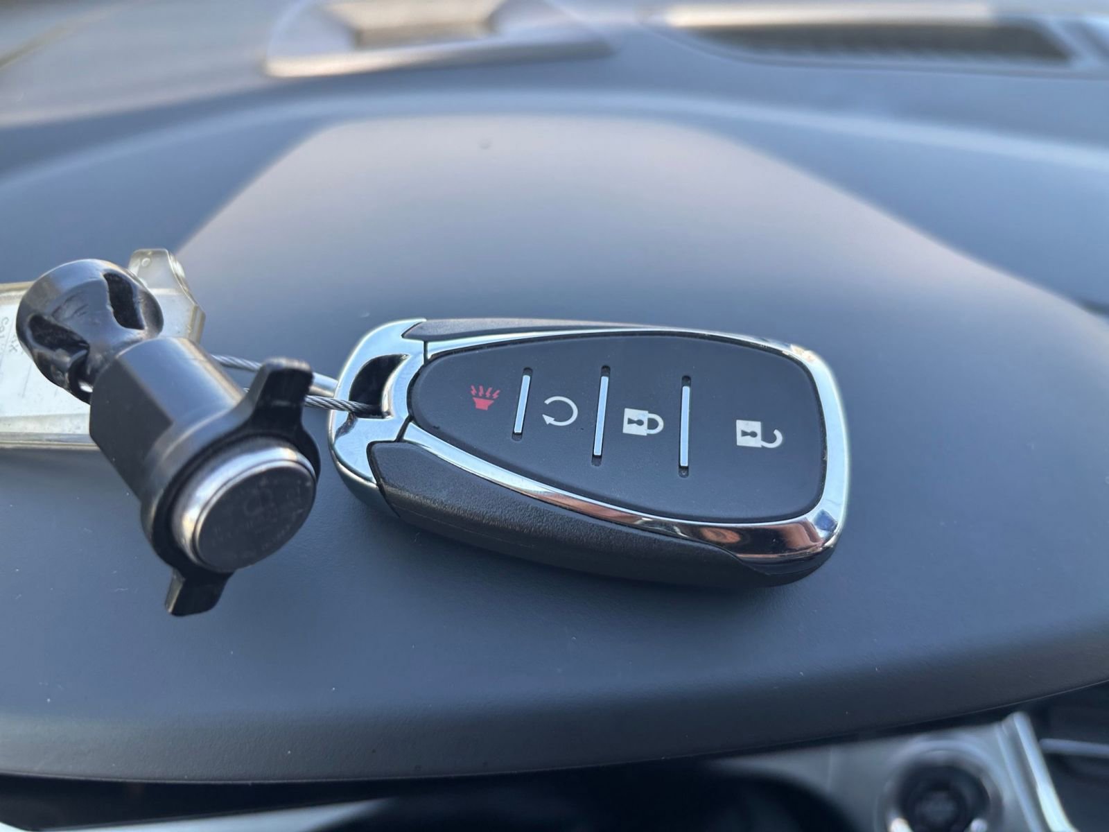 Used 2025 Chevrolet Trax LT w/ LT Convenience Package FWD image 23