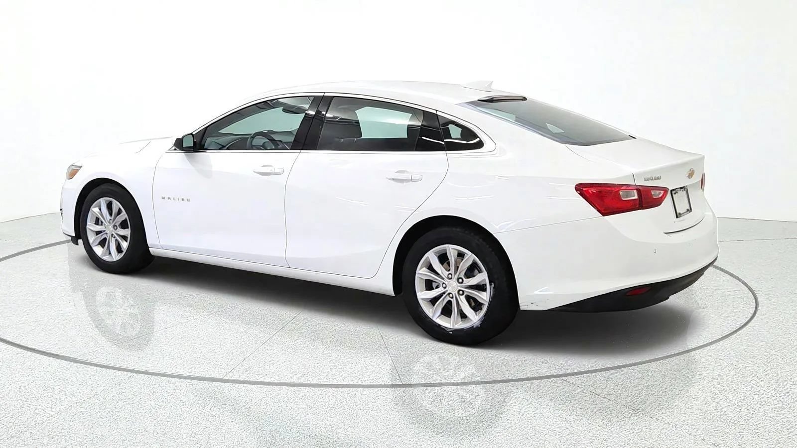 Used 2025 Chevrolet Malibu LT FWD image 6