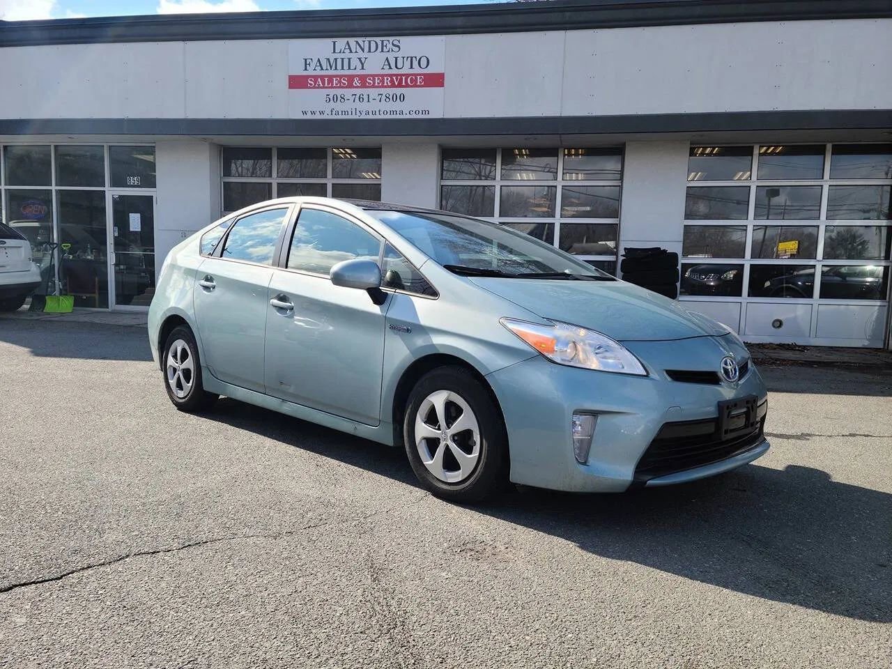 Used 2014 Toyota Prius Three w/ Solar Roof Package image 36